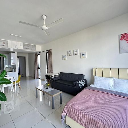 Beacon Exec Suites# Msg Chair#Disney Hotstar George Town Esterno foto