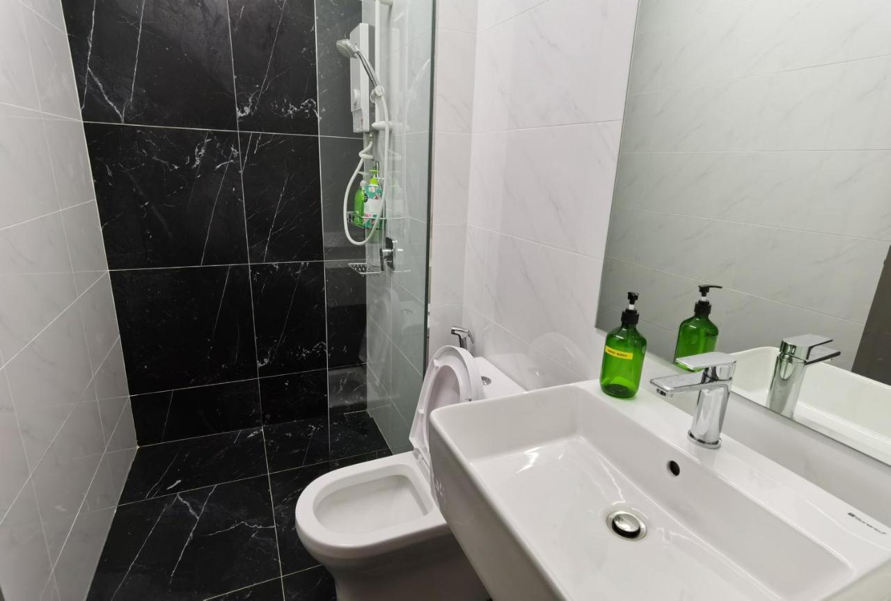 Beacon Exec Suites# Msg Chair#Disney Hotstar George Town Esterno foto